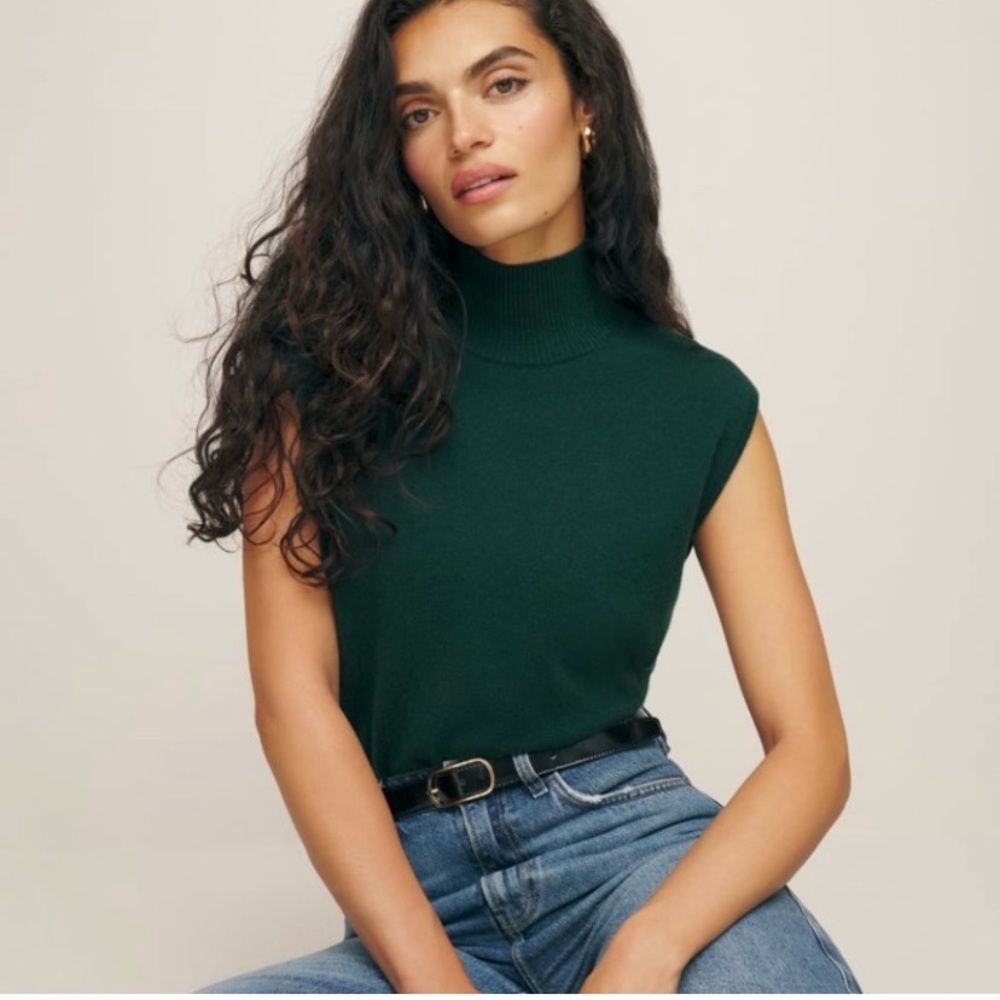 Reformation Argo Cashmere Sleeveless Turtleneck Sweater
